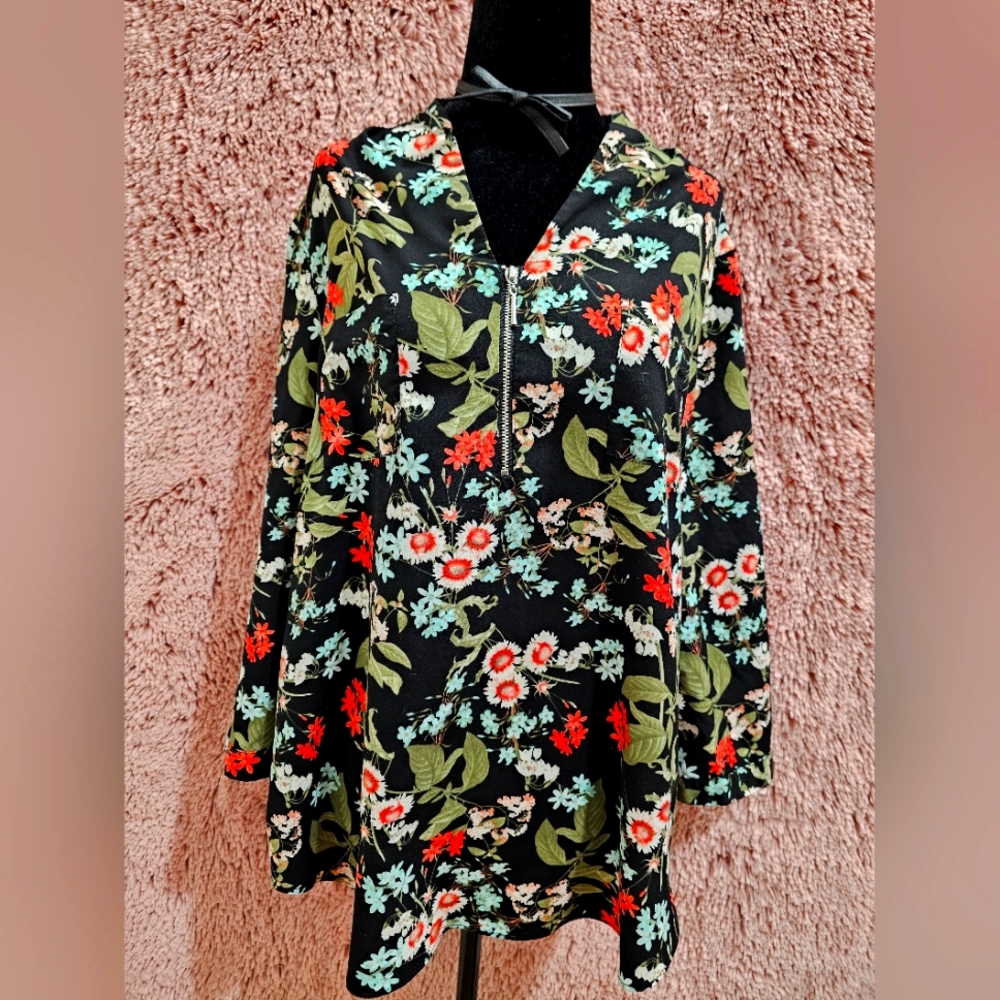 Jaclyn Smith Floral Zipper Blouse